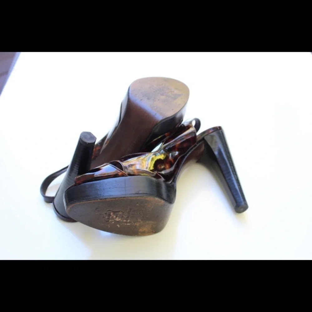 Gorgeous Stuart Weitzman Platform - image 7